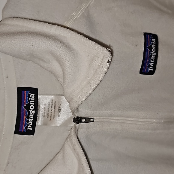 Patagonia White MicroFleece 1/4 Zip (Small) - Picture 2 of 3